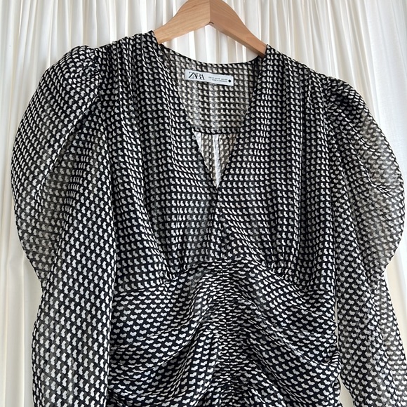 Zara - size medium - black and white patterned dress 80s style - Picture 2 of 7